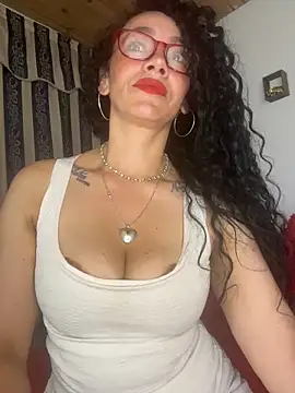Snapshot of JULYSEX1 chatting on 05/20/26, 09:48 JULYSEX1 online show from 05/20/26, 09:48
