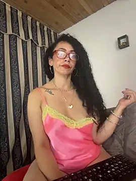 Snapshot of JULYSEX1 chatting on 05/25/26, 12:11 JULYSEX1 online show from 05/25/26, 12:11