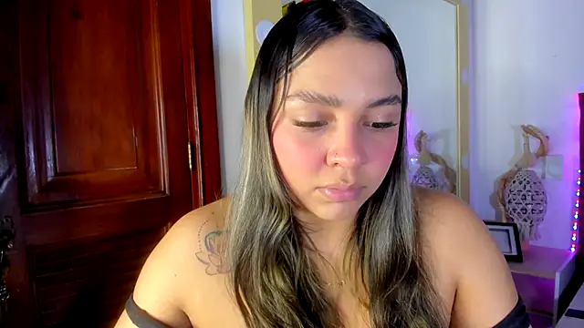 Abril Gomez06 online show from 12/15/25, 10:03