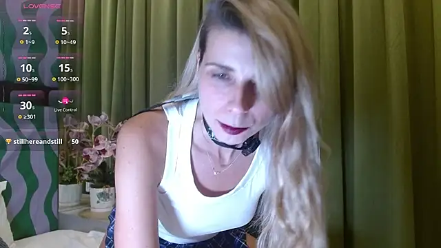 Snapshot of Trinity_Fire chatting on 03/05/25, 09:38 Trinity Fire online show from 03/05/25, 09:38