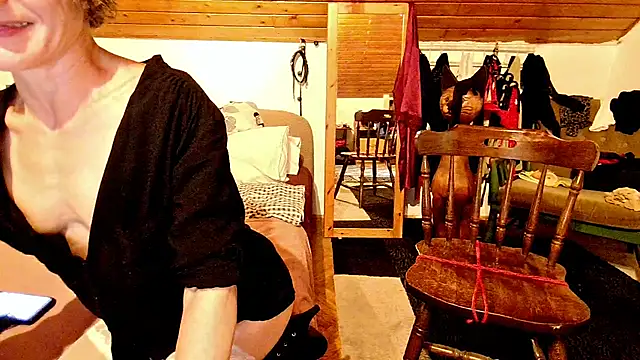 Hot Colettte online show from 12/13/24, 02:27