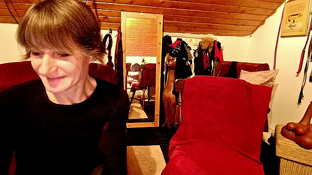 Hot Colettte online show from 01/11/26, 03:22