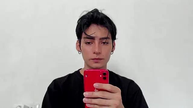 Snapshot of sebas_rose chatting on 12/04/24, 02:15 sebas rose online show from 12/04/24, 02:15