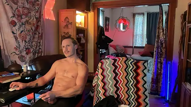 Snapshot of CowboyZuhly chatting on 01/18/26, 09:18 CowboyZuhly online show from 01/18/26, 09:18