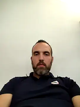 leon3875 online show from 02/05/25, 03:42