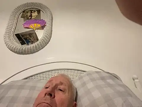 Snapshot of Bossinmidd12 chatting on 12/07/24, 09:33 Bossinmidd12 online show from 12/07/24, 09:33