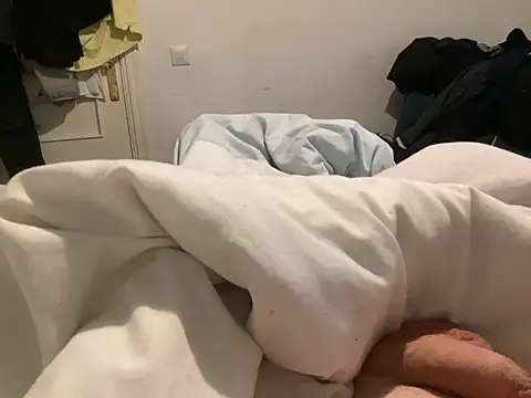 Snapshot of Bossinmidd12 chatting on 12/21/24, 10:51 Bossinmidd12 online show from 12/21/24, 10:51