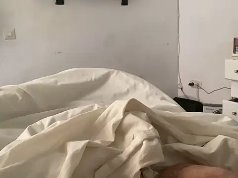 Snapshot of Bossinmidd12 chatting on 02/26/25, 09:21 Bossinmidd12 online show from 02/26/25, 09:21