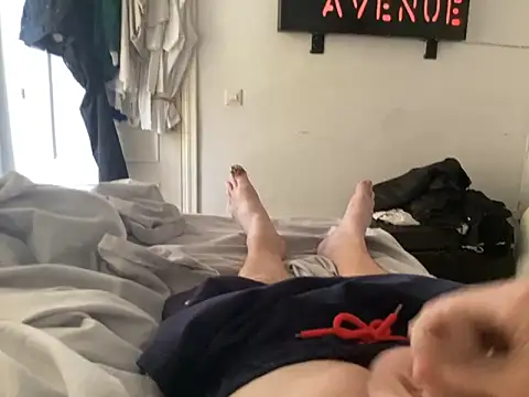 Snapshot of Bossinmidd12 chatting on 11/09/25, 08:23 Bossinmidd12 online show from 11/09/25, 08:23