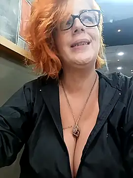 Snapshot of Escarlate4you_ chatting on 10/22/25, 12:55 Escarlate4you  online show from 10/22/25, 12:55
