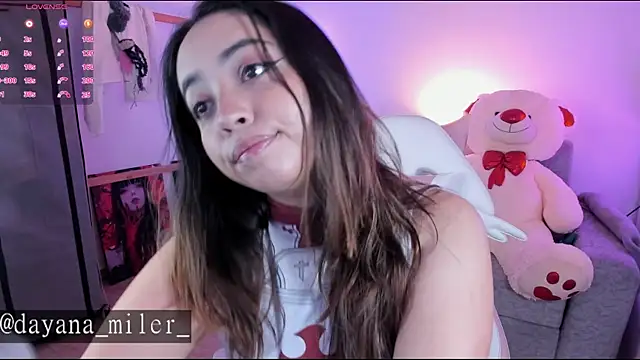Snapshot of _dayana_miler chatting on 05/25/26, 05:08 dayana miler online show from 05/25/26, 05:08