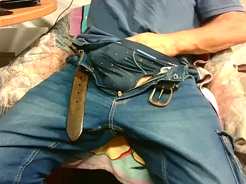 Snapshot of Giulio35_Pika chatting on 09/11/25, 03:01 Giulio35 Pika online show from 09/11/25, 03:01