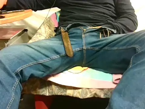 Giulio35 Pika online show from 10/30/25, 04:52