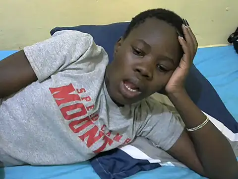 Snapshot of hey_its_andreana chatting on 01/25/25, 09:35 hey its andreana online show from 01/25/25, 09:35