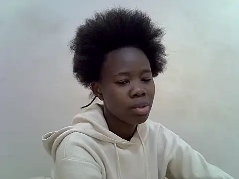 Snapshot of hey_its_andreana chatting on 10/04/25, 10:57 hey its andreana online show from 10/04/25, 10:57