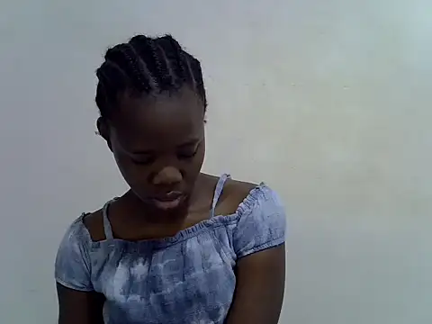 Snapshot of hey_its_andreana chatting on 10/07/25, 08:06 hey its andreana online show from 10/07/25, 08:06