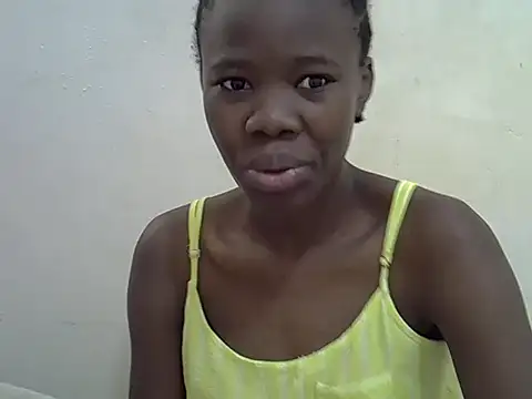 Snapshot of hey_its_andreana chatting on 10/12/25, 11:31 hey its andreana online show from 10/12/25, 11:31