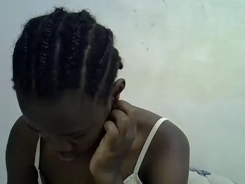 Snapshot of hey_its_andreana chatting on 10/14/25, 06:09 hey its andreana online show from 10/14/25, 06:09