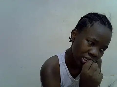 Snapshot of hey_its_andreana chatting on 10/18/25, 11:38 hey its andreana online show from 10/18/25, 11:38