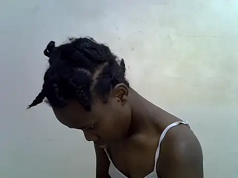 Snapshot of hey_its_andreana chatting on 10/25/25, 10:15 hey its andreana online show from 10/25/25, 10:15