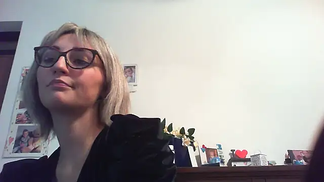 sexy blondie92 online show from 01/03/25, 11:44