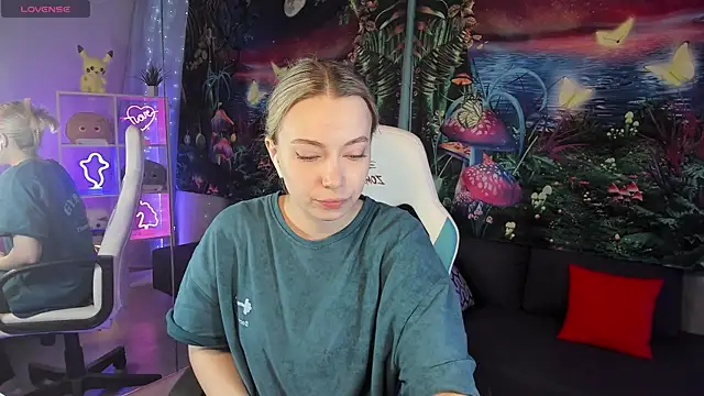 TiffanyBatson online show from 12/20/24, 06:19