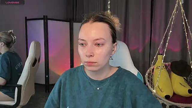 TiffanyBatson online show from 02/13/25, 04:00