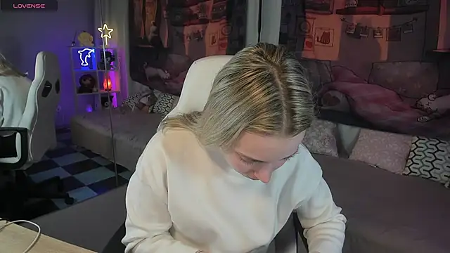 TiffanyBatson online show from 03/14/25, 05:16