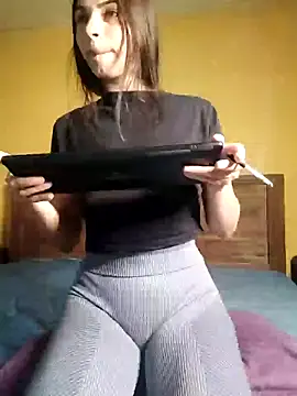 Snapshot of AntoniaHottie chatting on 05/21/26, 07:59 AntoniaHottie online show from 05/21/26, 07:59