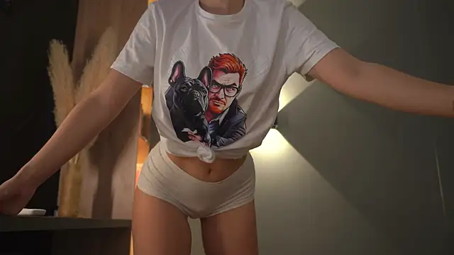 Snapshot of -Snowwwy- chatting on 03/17/25, 02:12 -Snowwwy- online show from 03/17/25, 02:12