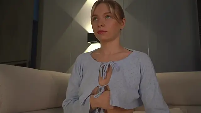 Snapshot of -Snowwwy- chatting on 03/21/25, 01:34 -Snowwwy- online show from 03/21/25, 01:34