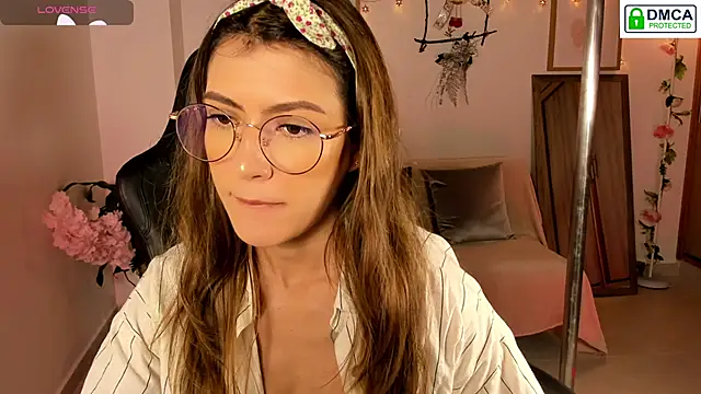 Lilabril online show from 12/22/25, 02:36