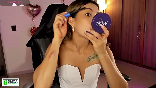 Lilabril online show from 04/13/26, 02:44