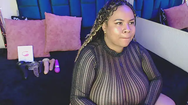 Snapshot of alba_sex10 chatting on 03/22/25, 04:15 alba sex10 online show from 03/22/25, 04:15