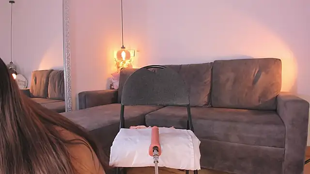 Isabella francoo online show from 12/05/25, 12:14