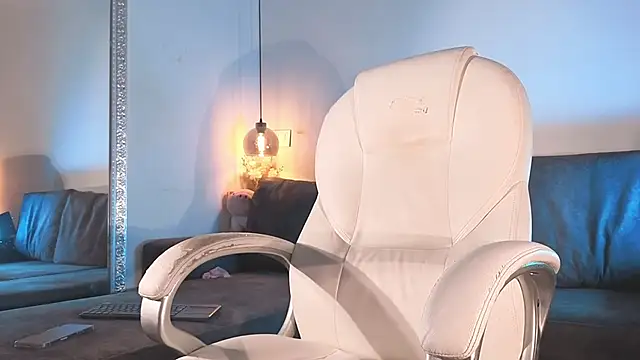 Isabella francoo online show from 04/21/26, 11:49