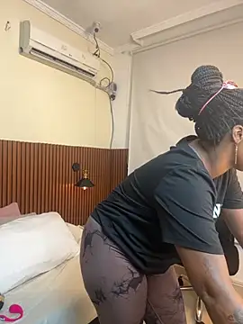 chanel brunette online show from 10/10/25, 07:35