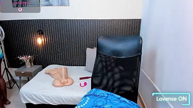 chanel brunette online show from 01/10/26, 06:20