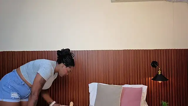 chanel brunette online show from 02/09/26, 12:09