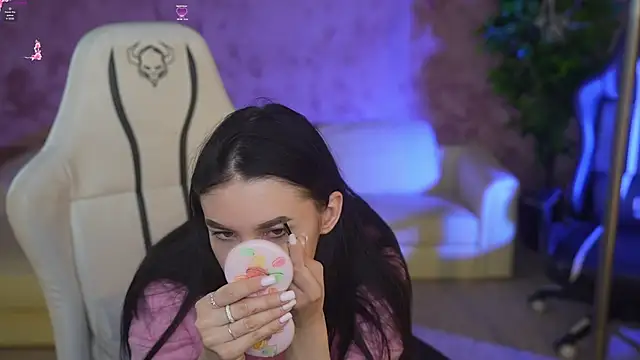 Tina Breeze online show from 03/18/25, 07:52