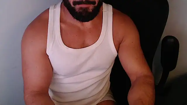 Snapshot of TopDaddy23 chatting on 06/24/26, 02:10 TopDaddy23 online show from 06/24/26, 02:10