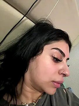 ThickerThanYoBitch online show from 10/08/25, 03:15