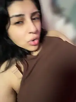 ThickerThanYoBitch online show from 04/25/26, 04:04