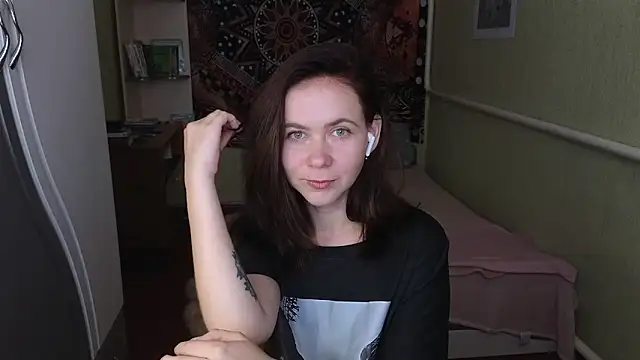 Riley Roo online show from 09/17/25, 08:16