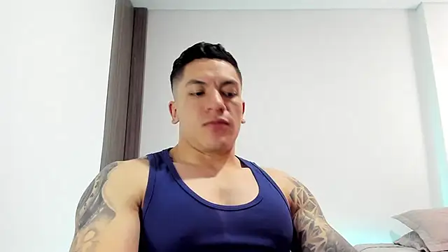 Snapshot of aquiles_51 chatting on 07/23/26, 07:34 aquiles 51 online show from 07/23/26, 07:34