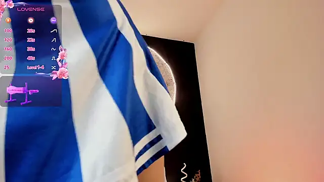 Snapshot of Elena-Rosse chatting on 03/18/25, 04:58 Elena-Rosse online show from 03/18/25, 04:58