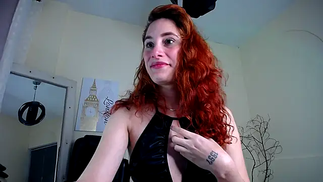 Snapshot of IsaBaileys_ chatting on 03/11/25, 10:42 IsaBaileys  online show from 03/11/25, 10:42