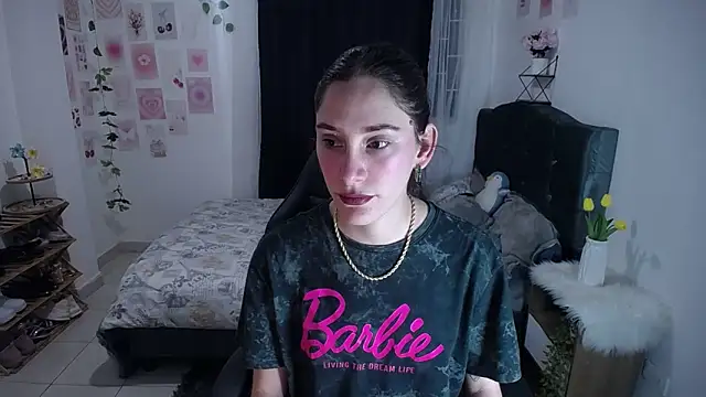 IsaBaileys  online show from 06/07/26, 03:32