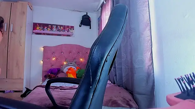 saralolo420 online show from 12/14/24, 07:25