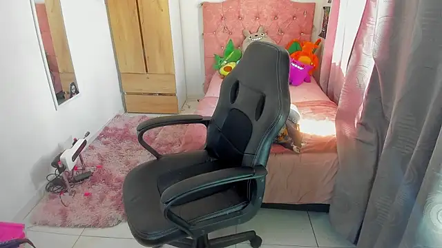 saralolo420 online show from 12/24/24, 03:26